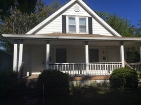 910 N Ewing St in Indianapolis, IN - Building Photo