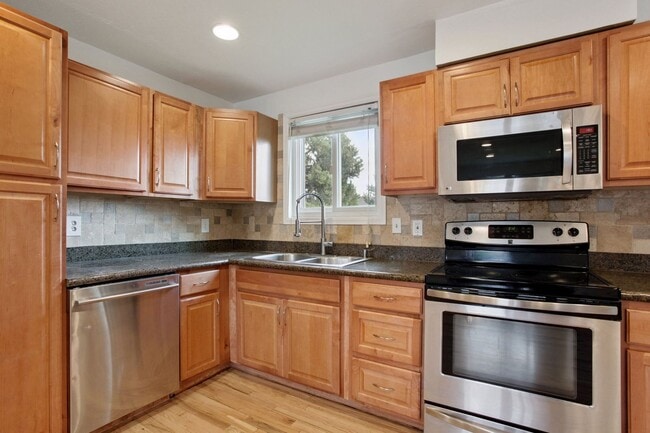 17256 E Prentice Dr in Centennial, CO - Building Photo - Building Photo
