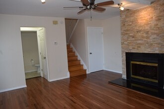 37373 Clubhouse Dr in Sterling Heights, MI - Building Photo - Building Photo