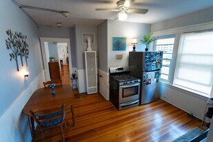 412 Taunton Ave, Unit 2 in East Providence, RI - Building Photo