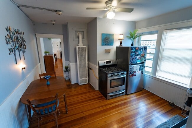 412 Taunton Ave, Unit 2