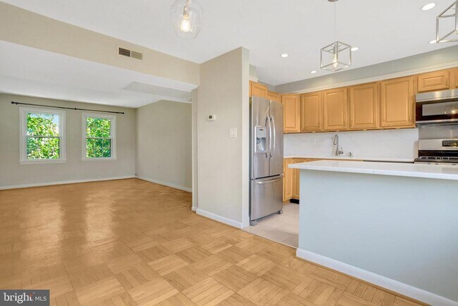1107 Belle View Blvd in Alexandria, VA - Building Photo - Building Photo