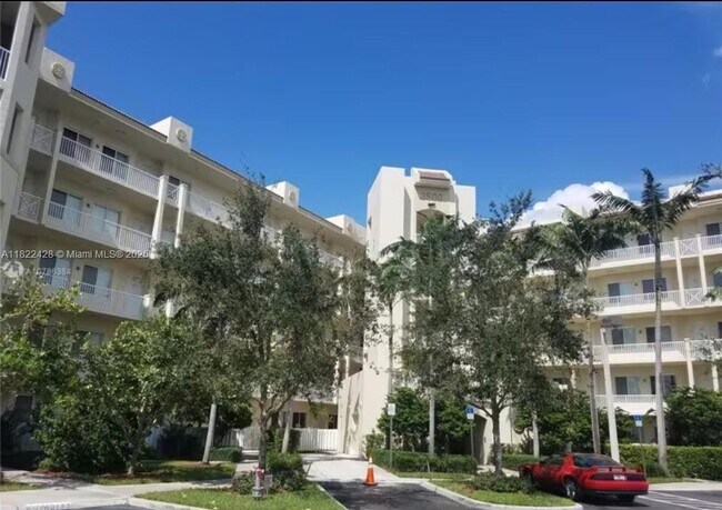 3500 Oaks Clubhouse Dr