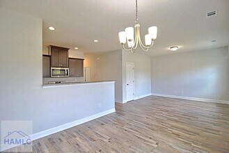 741 Meloney Dr in Hinesville, GA - Foto de edificio - Building Photo