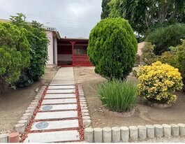 4640 Clairemont Dr in San Diego, CA - Building Photo
