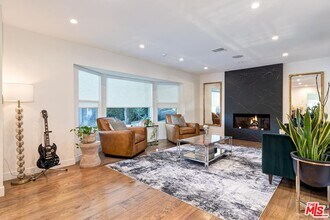 3350 Coy Dr in Los Angeles, CA - Building Photo - Building Photo