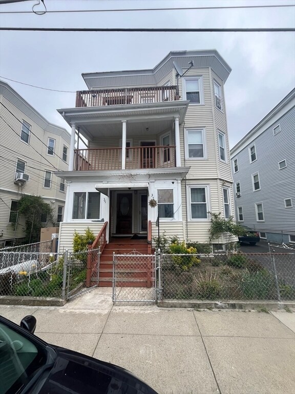 39 Montfern Ave, Unit 2