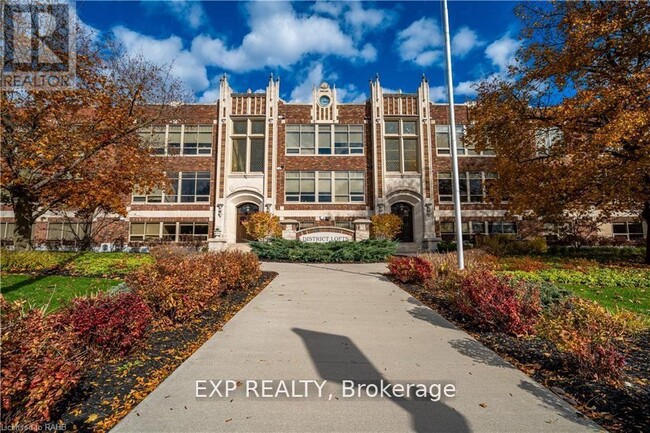 397-397 King St W