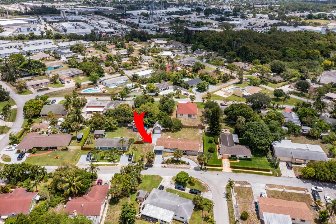 1701 Boardman Ave in West Palm Beach, FL - Building Photo