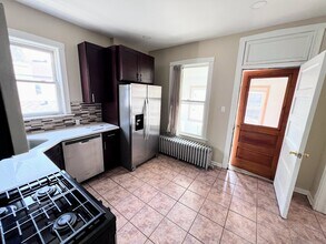 2310 N Hamlin Ave in Chicago, IL - Building Photo - Building Photo