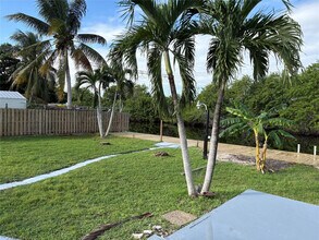 4697 SW 35th Ave in Fort Lauderdale, FL - Building Photo - Building Photo