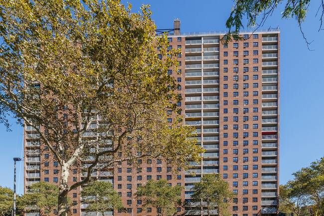 Ryerson Towers in Brooklyn, NY - Foto de edificio - Building Photo