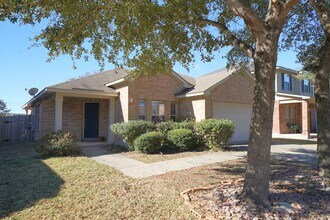 172 Bison Ln in Cibolo, TX - Building Photo - Building Photo