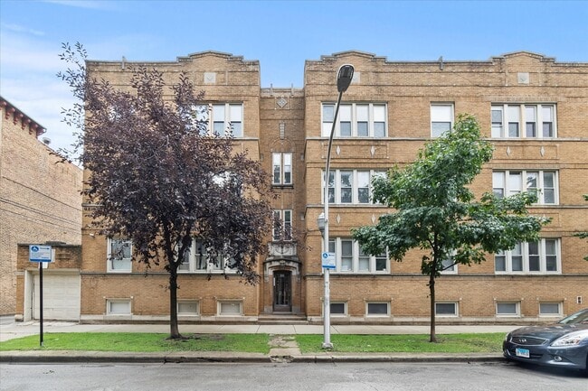 7431 N Hoyne Ave in Chicago, IL - Building Photo - Building Photo