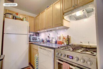 55 W 75th St in New York, NY - Building Photo - Building Photo