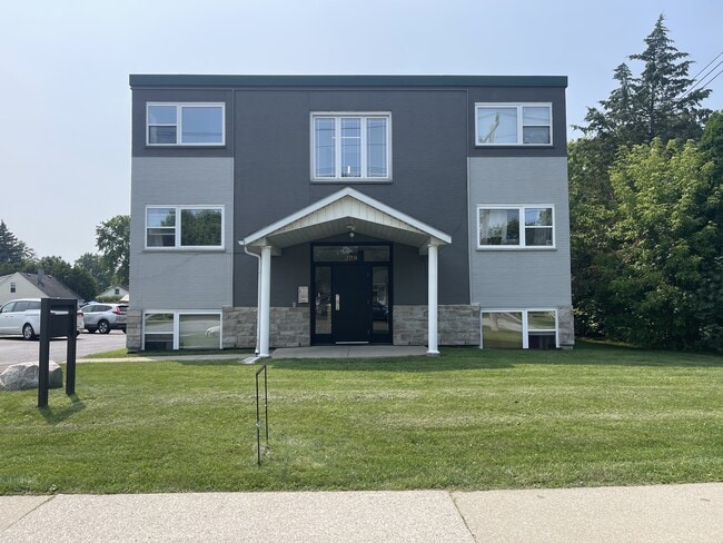 289 Indian Rd S in Sarnia, ON - Foto de edificio - Building Photo