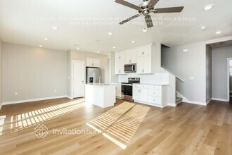 6051 Lower Brk Ln in West Jordan, UT - Foto de edificio - Building Photo