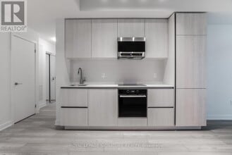 110 Broadway Ave in Toronto, ON - Building Photo - Building Photo