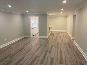3085 Colonial Way in Atlanta, GA - Building Photo - Building Photo