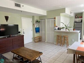 1255 Pennsylvania Ave in Miami Beach, FL - Foto de edificio - Building Photo