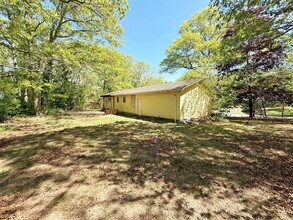 25 Brookhaven Ave in Riverhead, NY - Building Photo - Building Photo