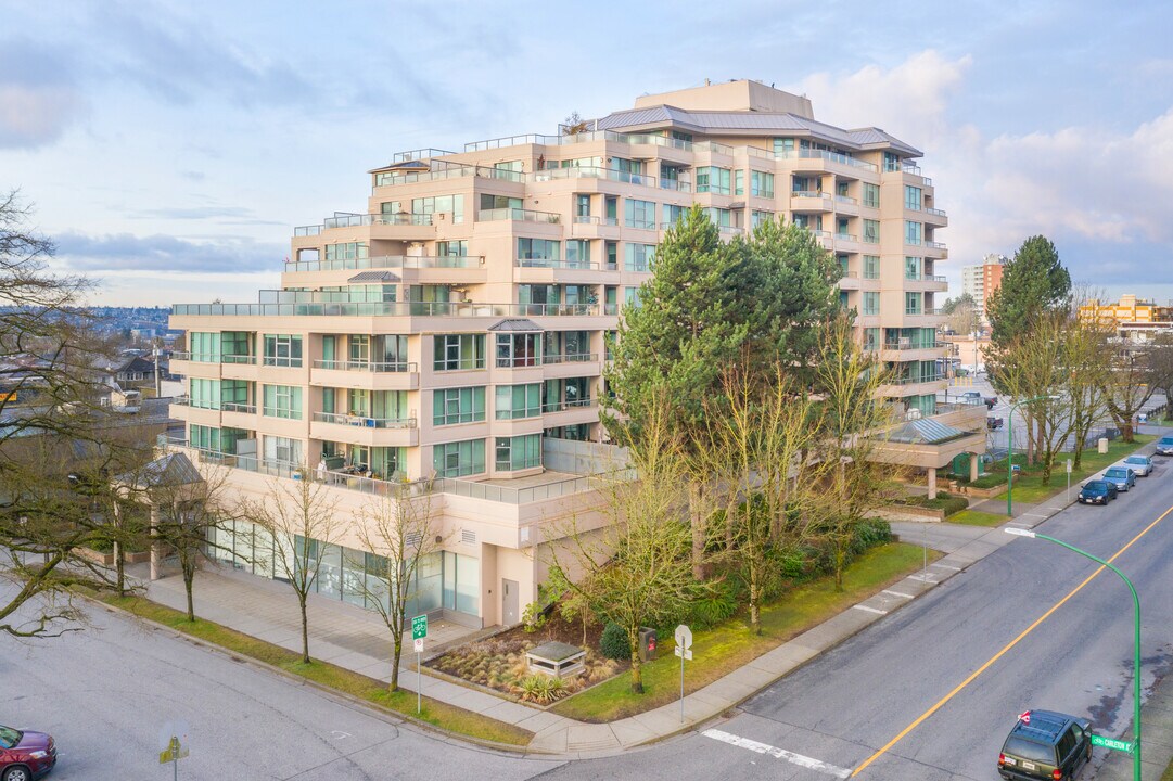 Carleton Terrace in Burnaby, BC - Building Photo