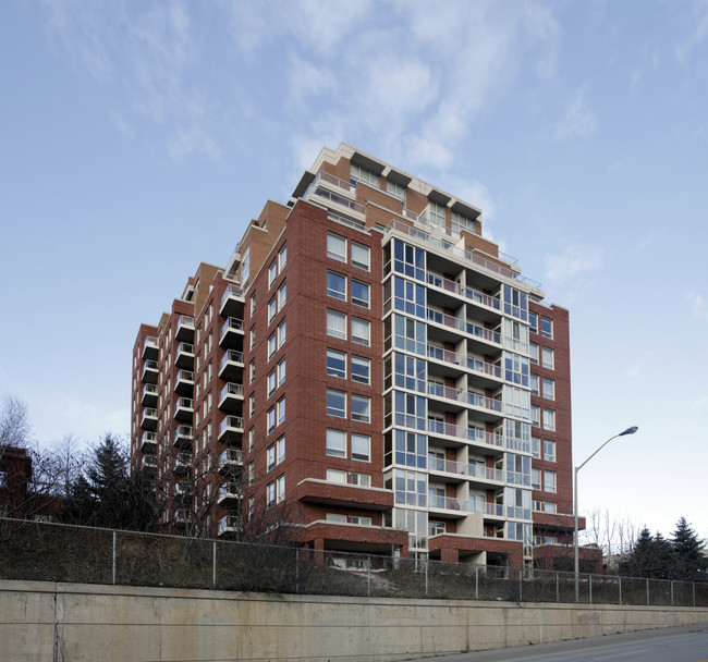 50 Old Mill Rd in Oakville, ON - Building Photo - Primary Photo