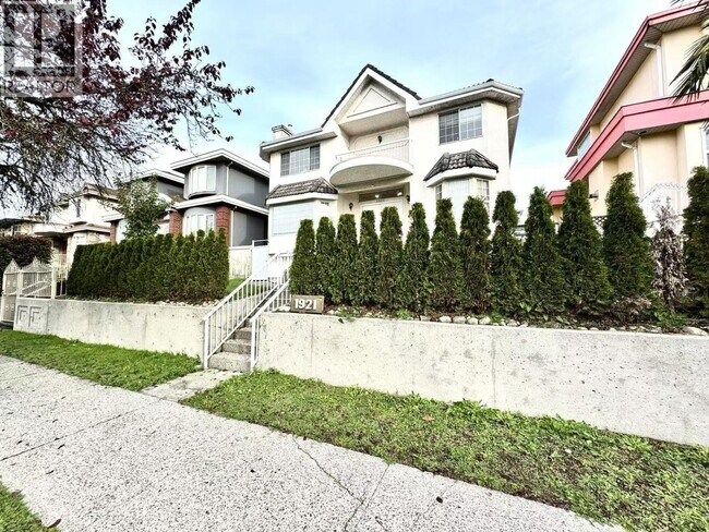 1921 Harrison Dr in Vancouver, BC - Building Photo - Building Photo