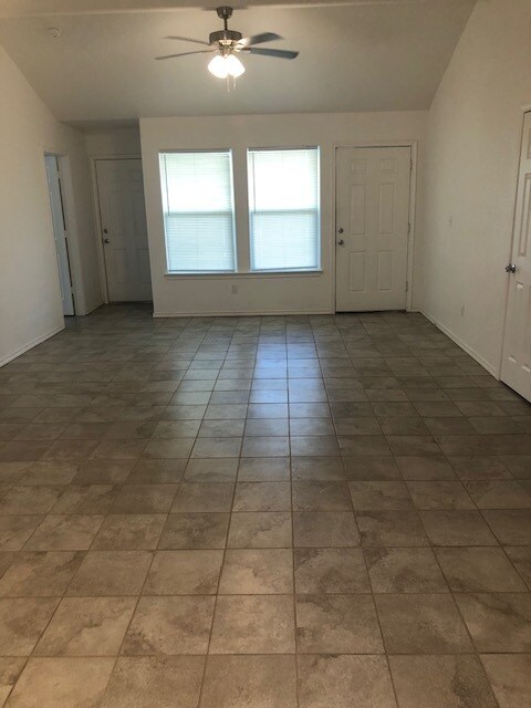 424 S Cleburne Whitney Rd in Rio Vista, TX - Building Photo - Building Photo