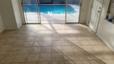 106 Shore Dr in Longwood, FL - Building Photo - Building Photo