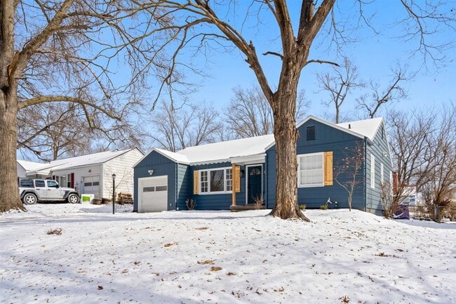 5527 Linden St in Roeland Park, KS - Building Photo - Building Photo