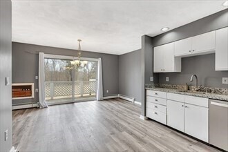 20 Camelot Dr in Worcester, MA - Building Photo - Building Photo