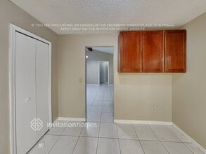 2117 E Parkton Dr in Deltona, FL - Foto de edificio - Building Photo