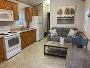 2580 NE Indian River Dr in Jensen Beach, FL - Building Photo - Building Photo