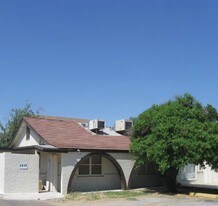 Sunflower 7 in Phoenix, AZ - Building Photo