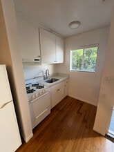 1101 Ocean Front Walk in Venice, CA - Foto de edificio - Building Photo