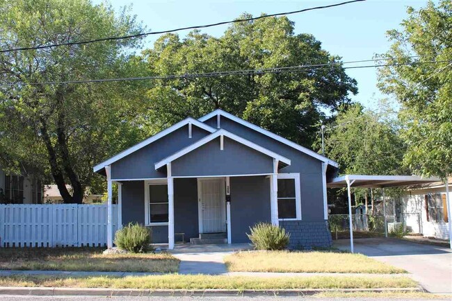 property at 602 Ceniza St