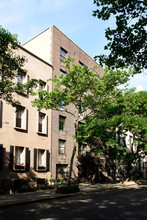 328 W 19th St in New York, NY - Building Photo - Building Photo