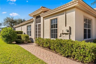 11106 Oxbridge Way in Ft. Myers, FL - Building Photo - Building Photo