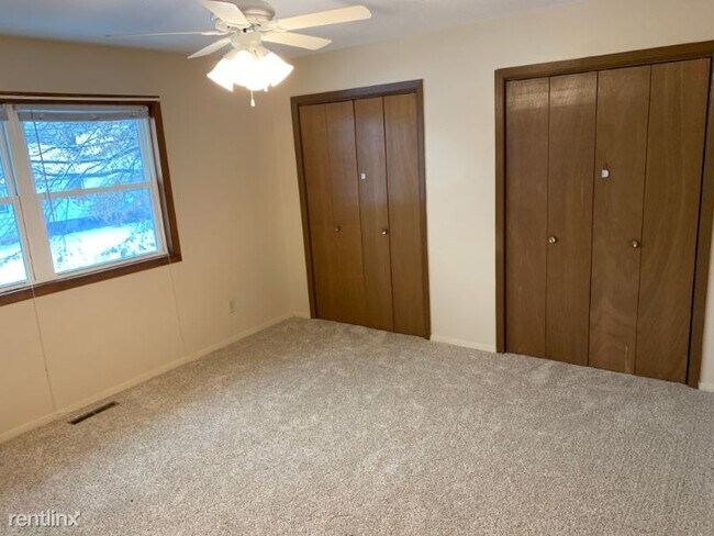 203 E Wilson St in Everly, IA - Building Photo - Building Photo