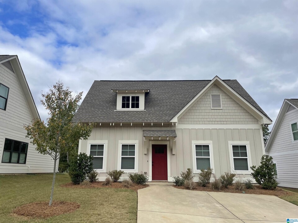 1376 Shades Terrace in Irondale, AL - Building Photo