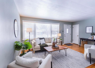 1227 Bluestone Terrace in St. Louis, MO - Building Photo - Building Photo