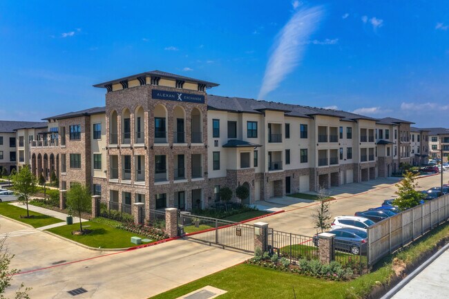 Berkshire Exchange in Spring, TX - Foto de edificio - Building Photo