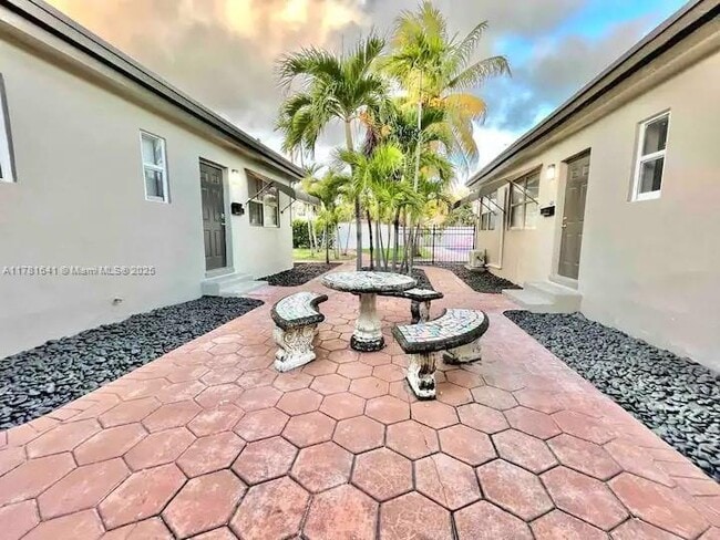 property at 1925 Dewey St