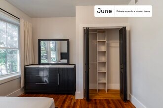 Room in Shared 5 bed/2 bath home in Boston, MA - Building Photo - Building Photo