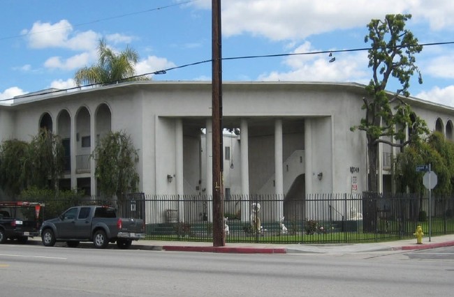 The Orpheum in Sun Valley, CA - Building Photo - Building Photo