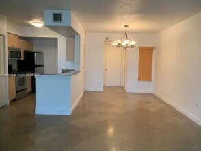 2557 Centergate Dr in Miramar, FL - Building Photo - Building Photo