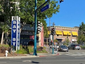 6400 Christie Ave in Emeryville, CA - Building Photo - Building Photo