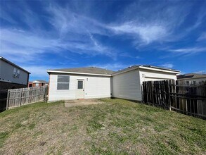 724 Courson Dr in Desoto, TX - Building Photo - Building Photo