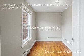 250 Pleasant St in Worcester, MA - Building Photo - Building Photo